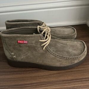 Men’s Ankle Boot
Size 11